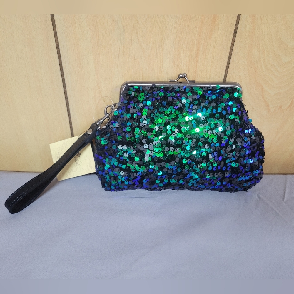 Patricia Nash Savena Patettes & Velvet Kiss Lock Wristlet